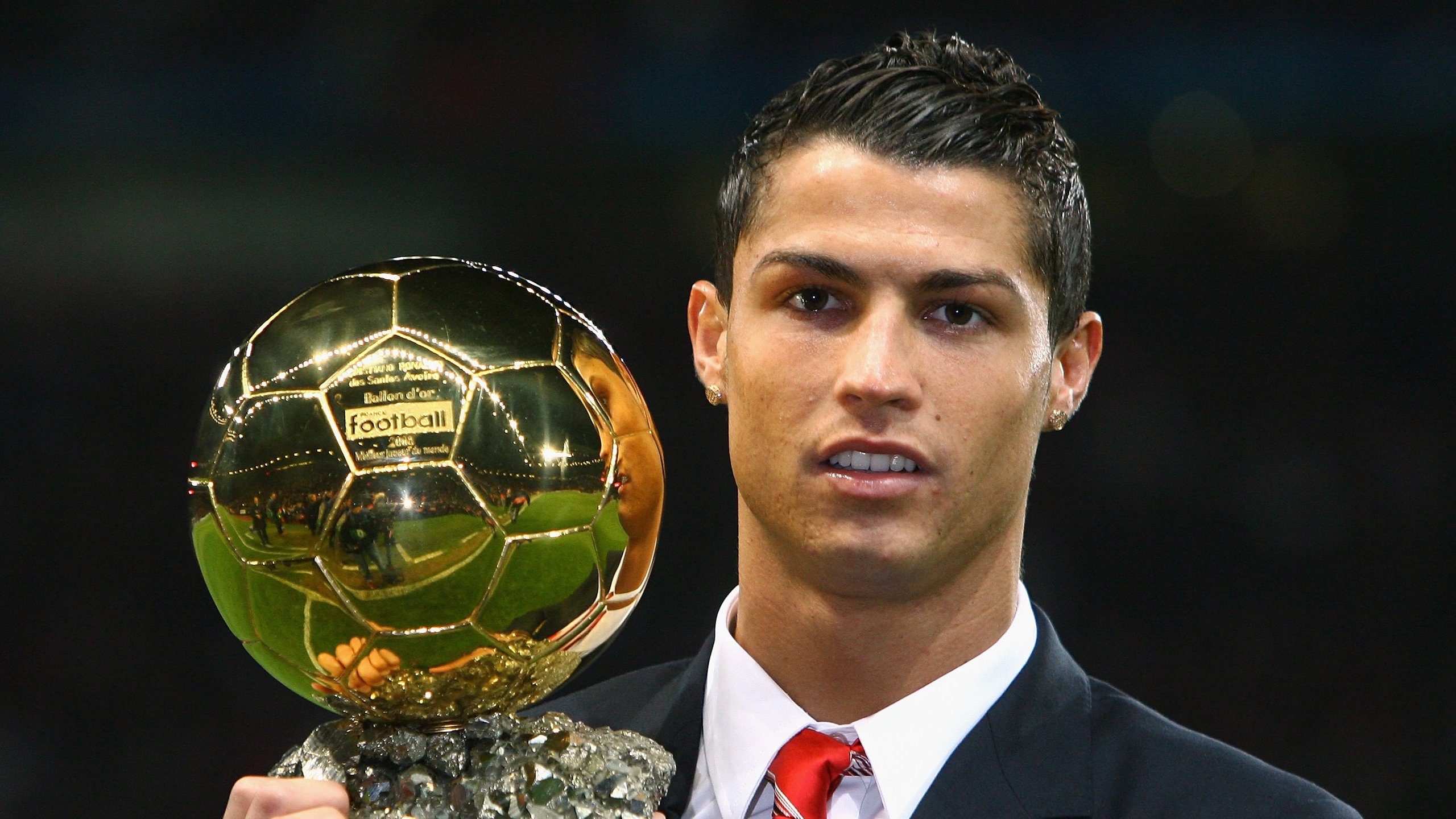 开云APP-研究报告指出中国足球市场潜力巨大，中国足球市场化现状